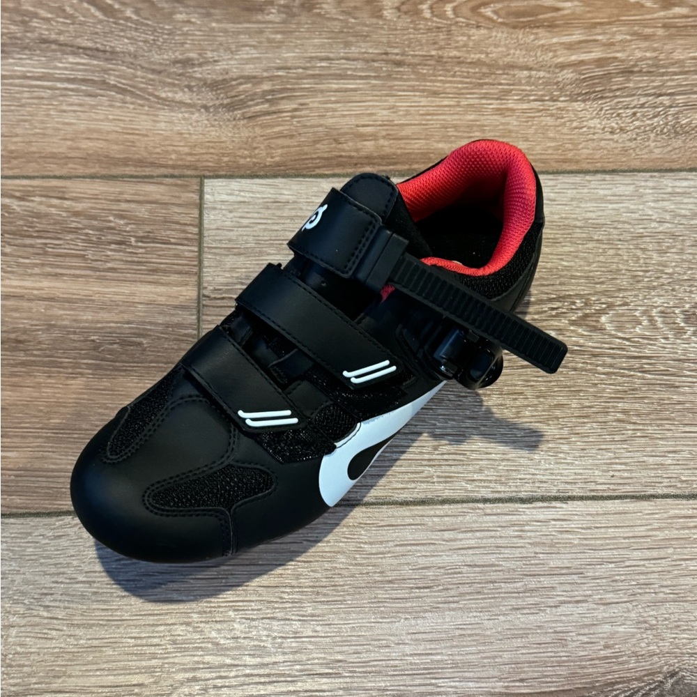 Peloton Riding Shoes. Size 39. Women’s Size 8. Lightly Used.
